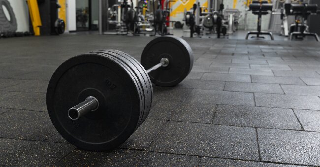 Hex Barbells vs. Standard Barbells: 7 Key Differences for Better ...